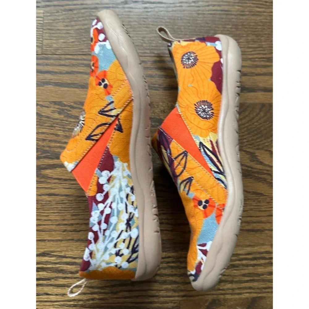 UIN Toledo Marigolds Women's Size 8 Slip on Orange Art Travel Comfort Loafers